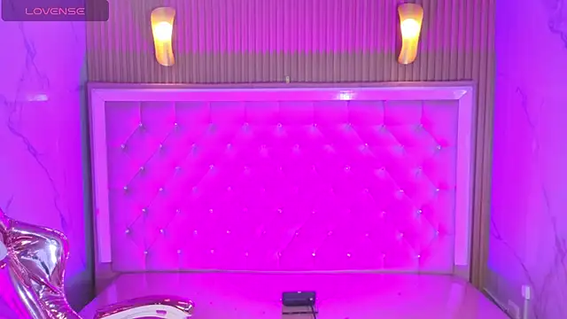 Victoria_b_'s cam snapshot