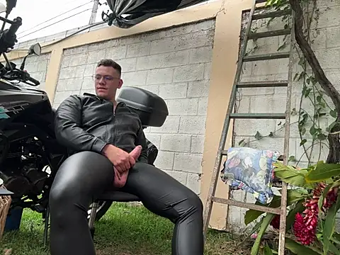 Neil_and_isaac live sex cam