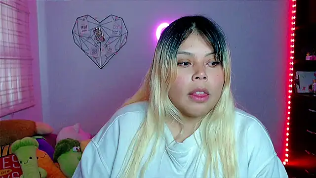 EllieMoonX's cam snapshot