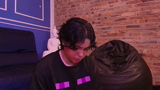 Emmapark_'s cam snapshot