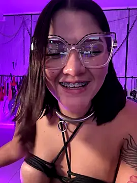 yey_bdsm's cam snapshot