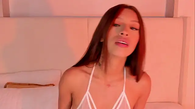 bella_bloomg's cam snapshot