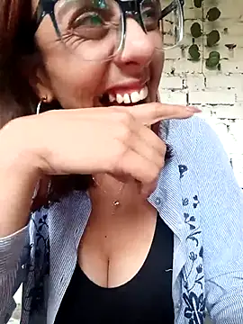 Jade_1-9's cam snapshot