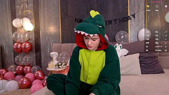 LoraPuffs's cam snapshot