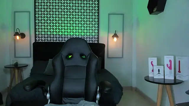 Melanie_silver_'s cam snapshot