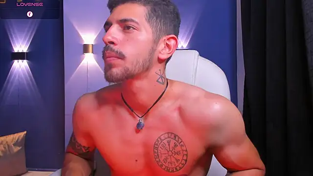 AlejandroStormm live sex cam