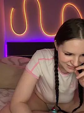 Mila-Jasmin live sex cam