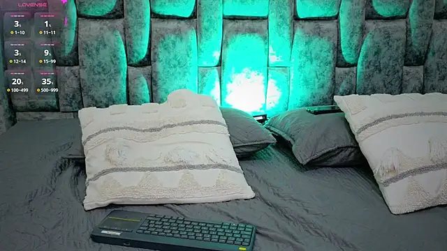 R3d_Moonss__'s cam snapshot