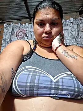 chubby_sexy_big_tits's cam snapshot