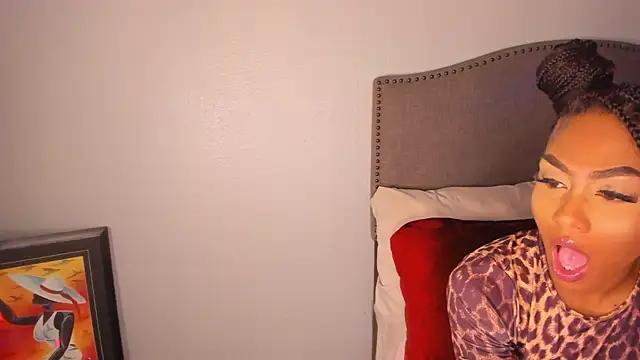 yiauana live sex cam