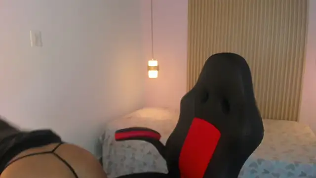 DominikEmber live sex cam