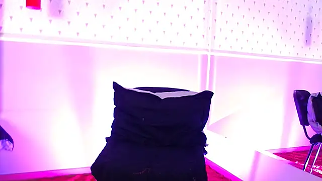 GyaCarpenti's cam snapshot