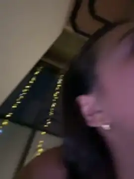 Alyshanon18's cam snapshot