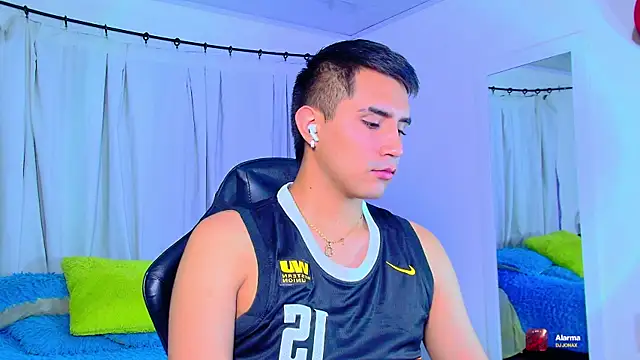 Chris_Maddox's cam snapshot