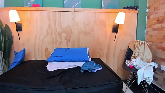 aliceandsia's cam snapshot