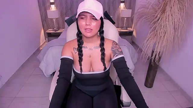 Allyson_brown_'s cam snapshot