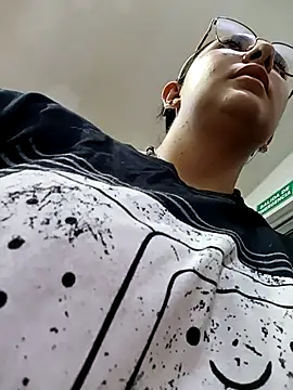 You-kitty2025's cam snapshot