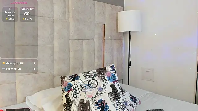 DianneVega's cam snapshot