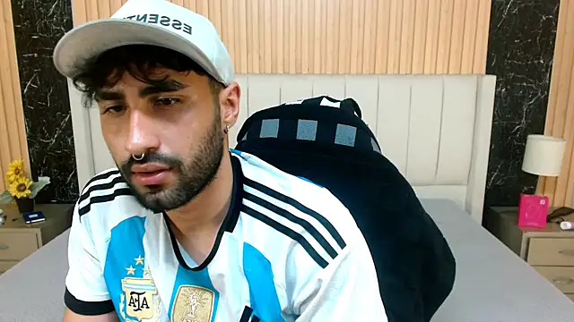 MilanZaire's cam snapshot