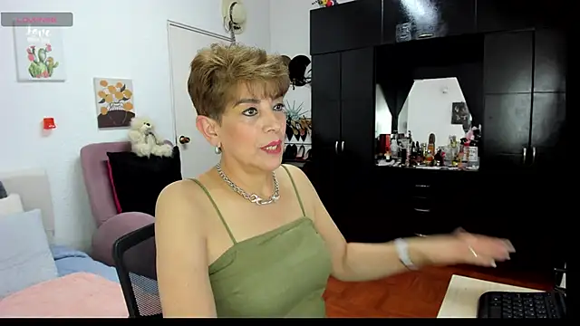 Angelina_Stone_65's cam snapshot