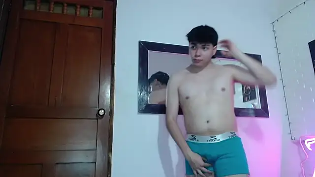 Dylan_fooxx's cam snapshot