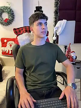 AdrianRinaldi live sex cam