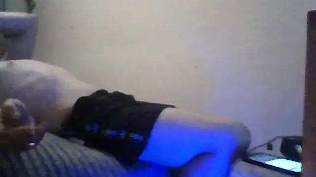 Tom4Womans's cam snapshot