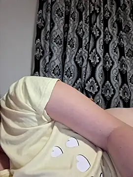 Ariana381 live sex cam