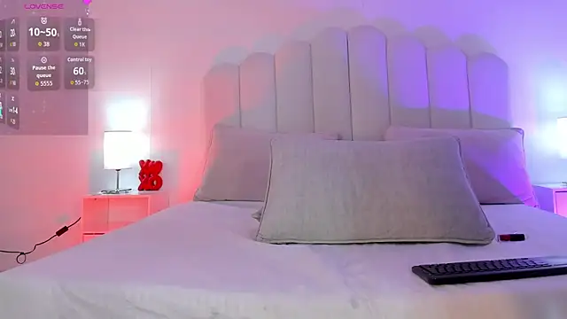 Ashleyy_piink's cam snapshot