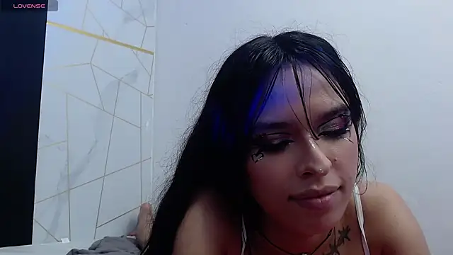 Cloeandtyfanny's cam snapshot