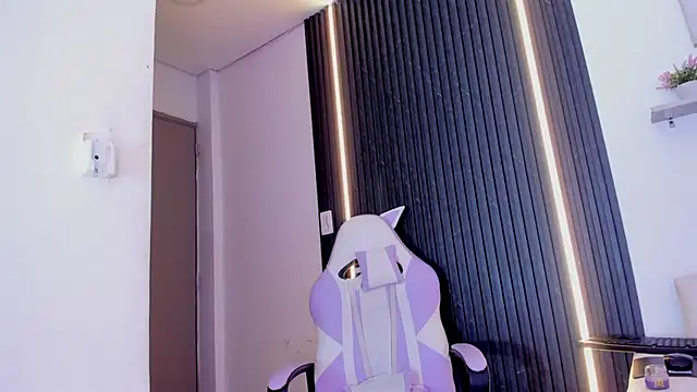 Gabrielaa_Miller_'s cam snapshot