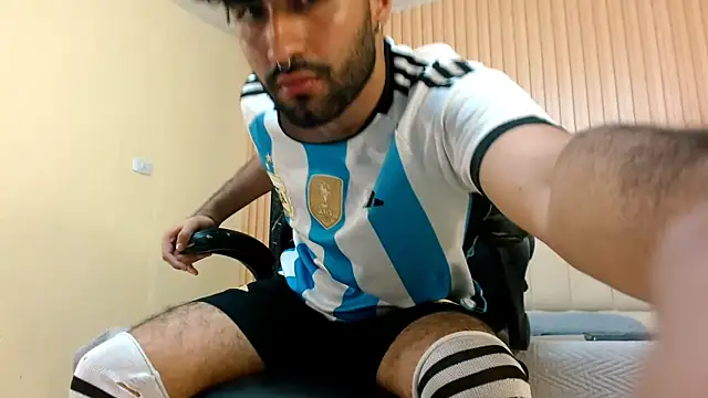 MilanZaire's cam snapshot