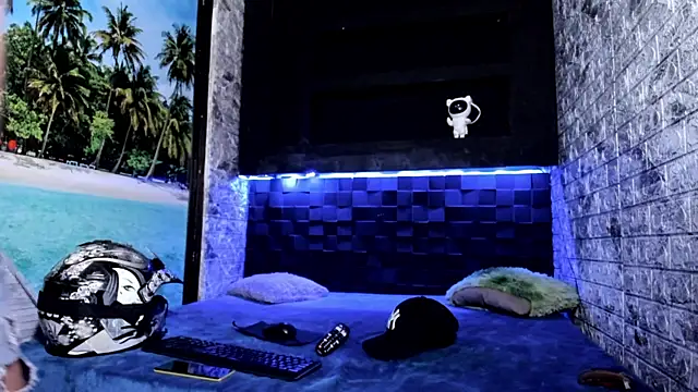 Ashley_James's cam snapshot