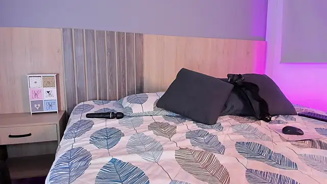 rebeca_cortez_'s cam snapshot