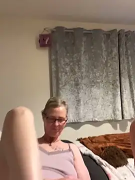 Curvy-Jinx's cam snapshot