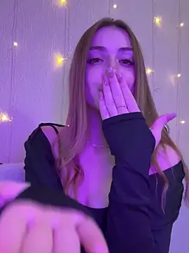 Elizabeth_Tay's cam snapshot