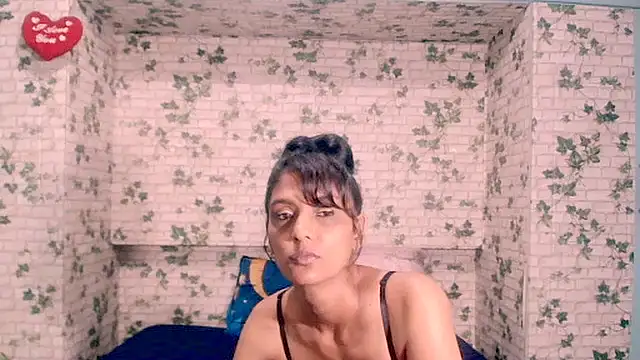 IndianSexyLove00's cam snapshot