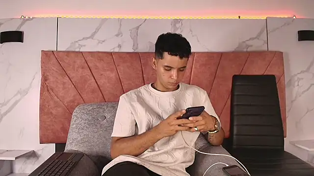 HellAndDante_'s cam snapshot