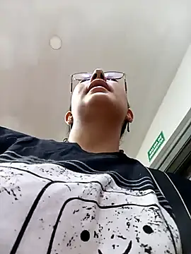 You-kitty2025's cam snapshot