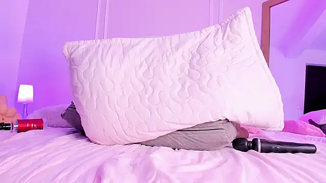 KylieGomeez's cam snapshot