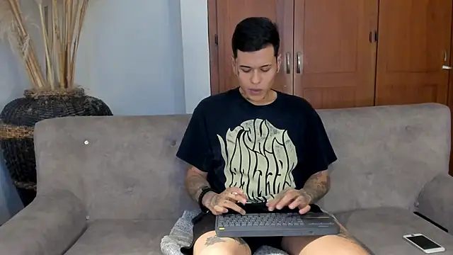 jamesinked_'s cam snapshot