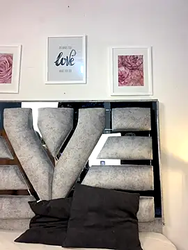 valery_and_Dani_'s cam snapshot