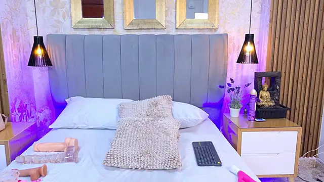 Tifany_boobsgb's cam snapshot