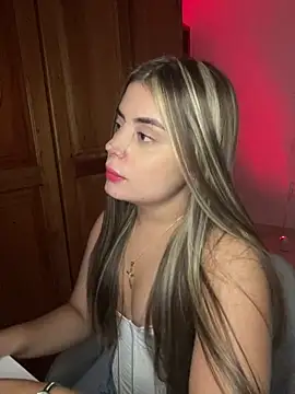 Miss_valeriaa's cam snapshot