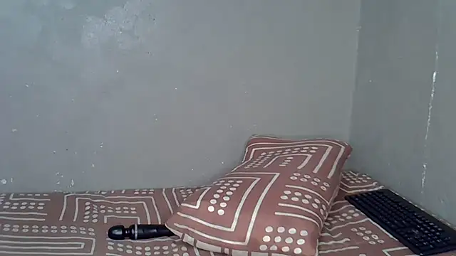 Bellabootie's cam snapshot