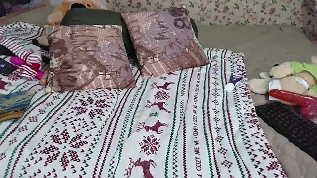 BlueHOT-MILf's cam snapshot