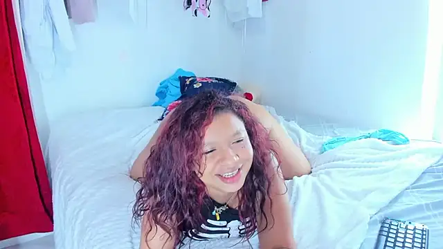 Emily_Coper18's cam snapshot