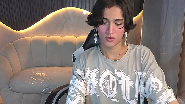 zoe_tp's cam snapshot