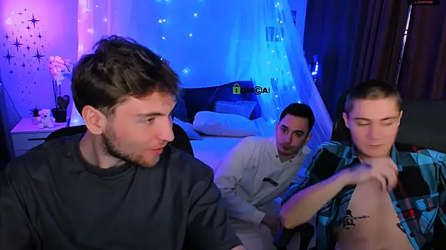 thomas_crow_'s cam snapshot