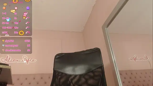 alice_sofia's cam snapshot